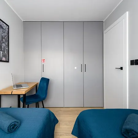 Mieszkanie W Nowym Apartamentowcu Obok Ch Arena, Prywatny Parking