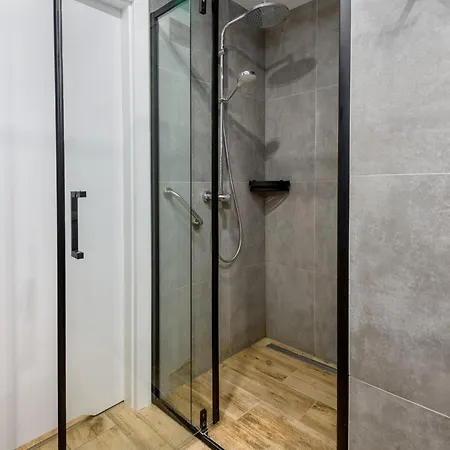 Apartment Mieszkanie W Nowym Apartamentowcu Obok Ch Arena, Prywatny Parking Gliwice