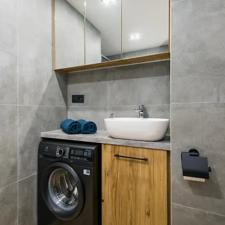 Apartment Mieszkanie W Nowym Apartamentowcu Obok Ch Arena, Prywatny Parking Gliwice
