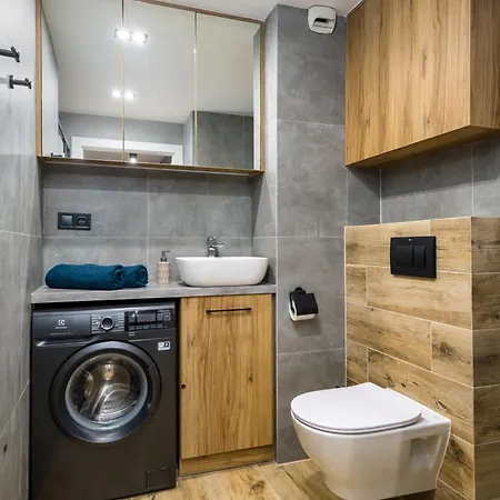 Mieszkanie W Nowym Apartamentowcu Obok Ch Arena, Prywatny Parking